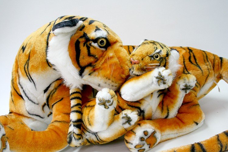 Tygrys Leżący z Młodym - 110cm