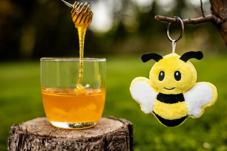 Brelok Pszczółka Miro z recyklingu Pszczoła - 10cm