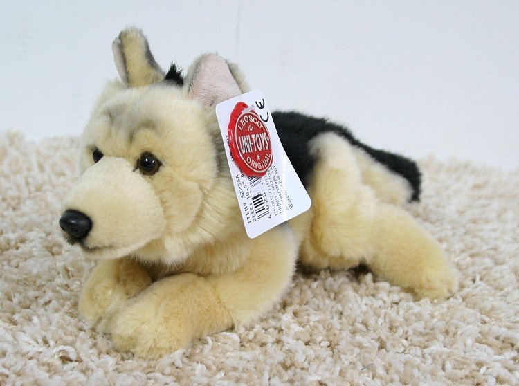 Pies Owczarek Niemiecki Leżący - 32cm