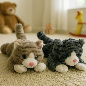 Kotek Brązowy / Szary Leżący 2 kolory (Głos) - 25cm