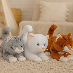 Kotek Leżący 3 kolory (Głos) - 26cm