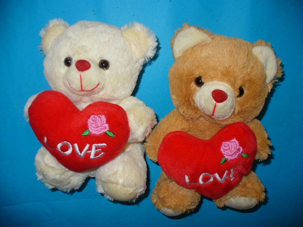 Miś z sercem LOVE 2 kolory - 20cm