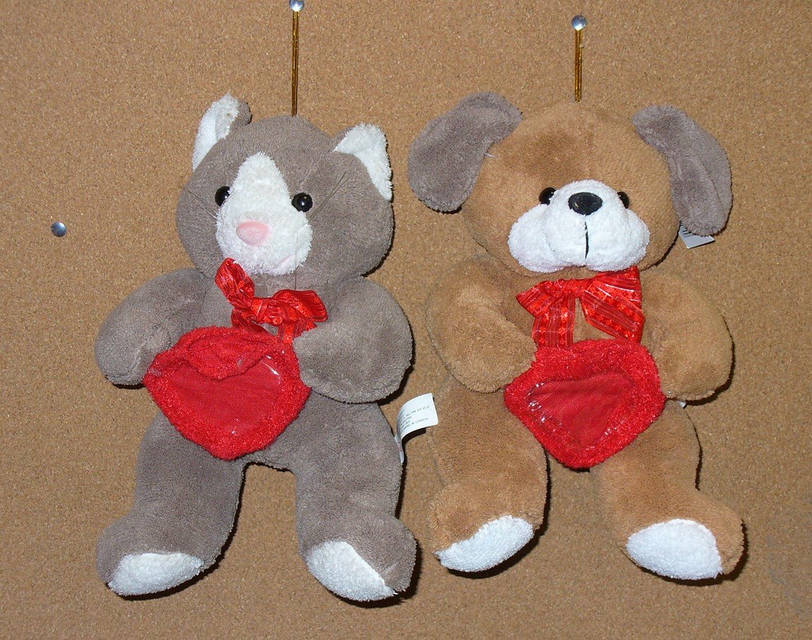 Kotek / Piesek z sercem Love - 20cm